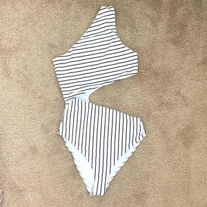 Beach Riot One Piece Cut Out Swimsuit. Size Small. Never Worn NWOT